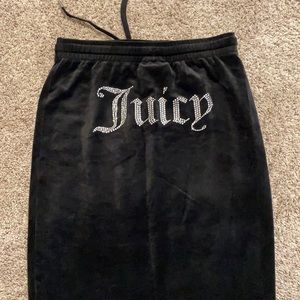 Juicy Couture velvour fitted skirt